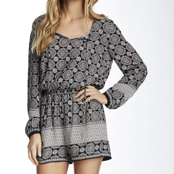 DR2 Daniel Rainn Border Print Romper Long Sleeve - Picture 1 of 10